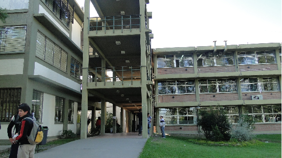 foto del edificio de la facultad de ingeniería