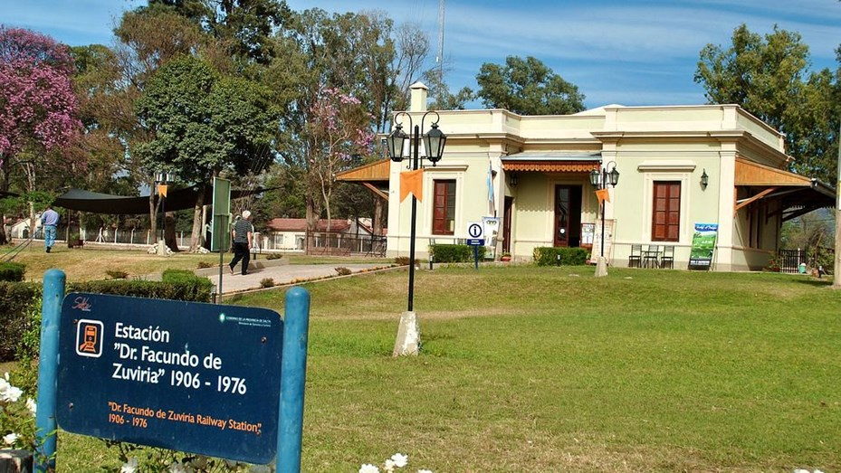 Foto de la estación de trenes del pueblo El Carril Salta