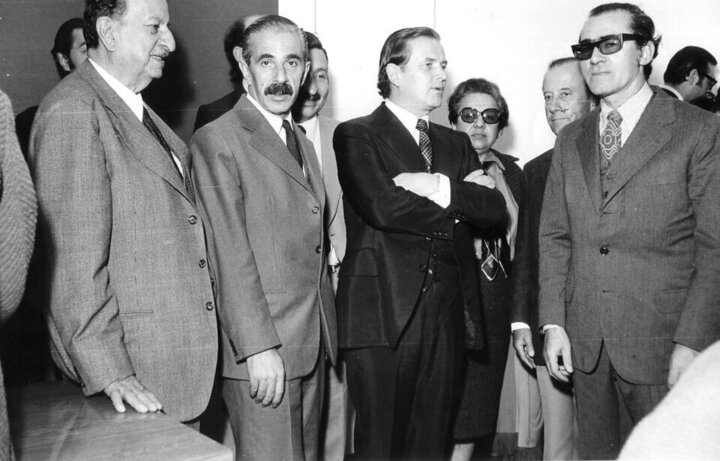 Ragone (segundo, de bigote) y Martínez Borelli (de anteojos, mirando a cámara)