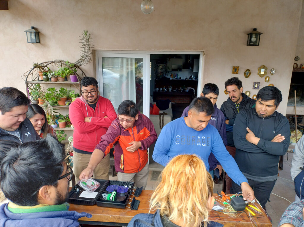 Taller de fibra óptica comunitaria