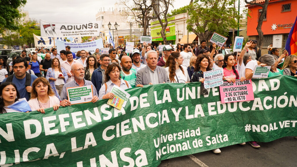 Durante el paso por la Legislatura salteña