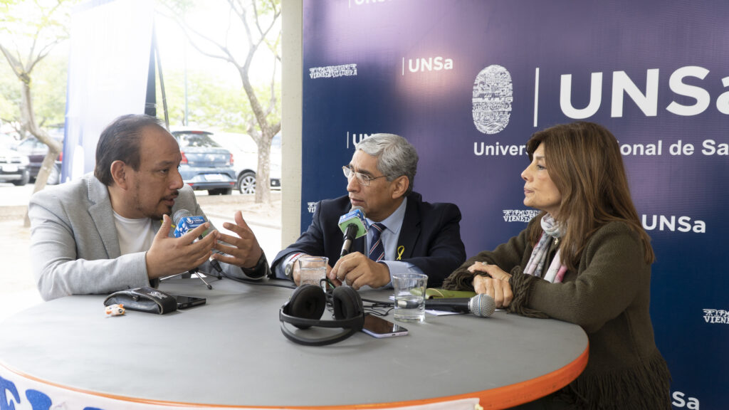 Radio UNSa-20