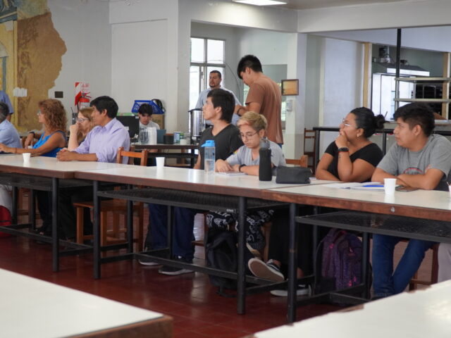 Sesión en el comedor universitario